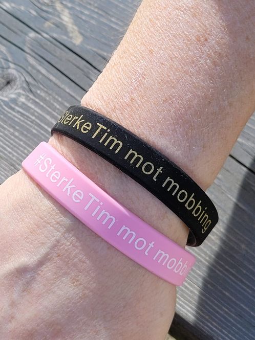 Hovedbilde TikTok SterkeTim armbånd i silikon farge sort