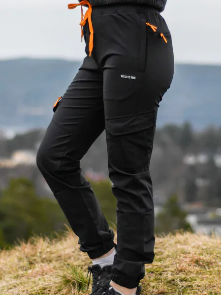 Hovedbilde Sandviken turbukse i softshell til dame  Sort - Breheim